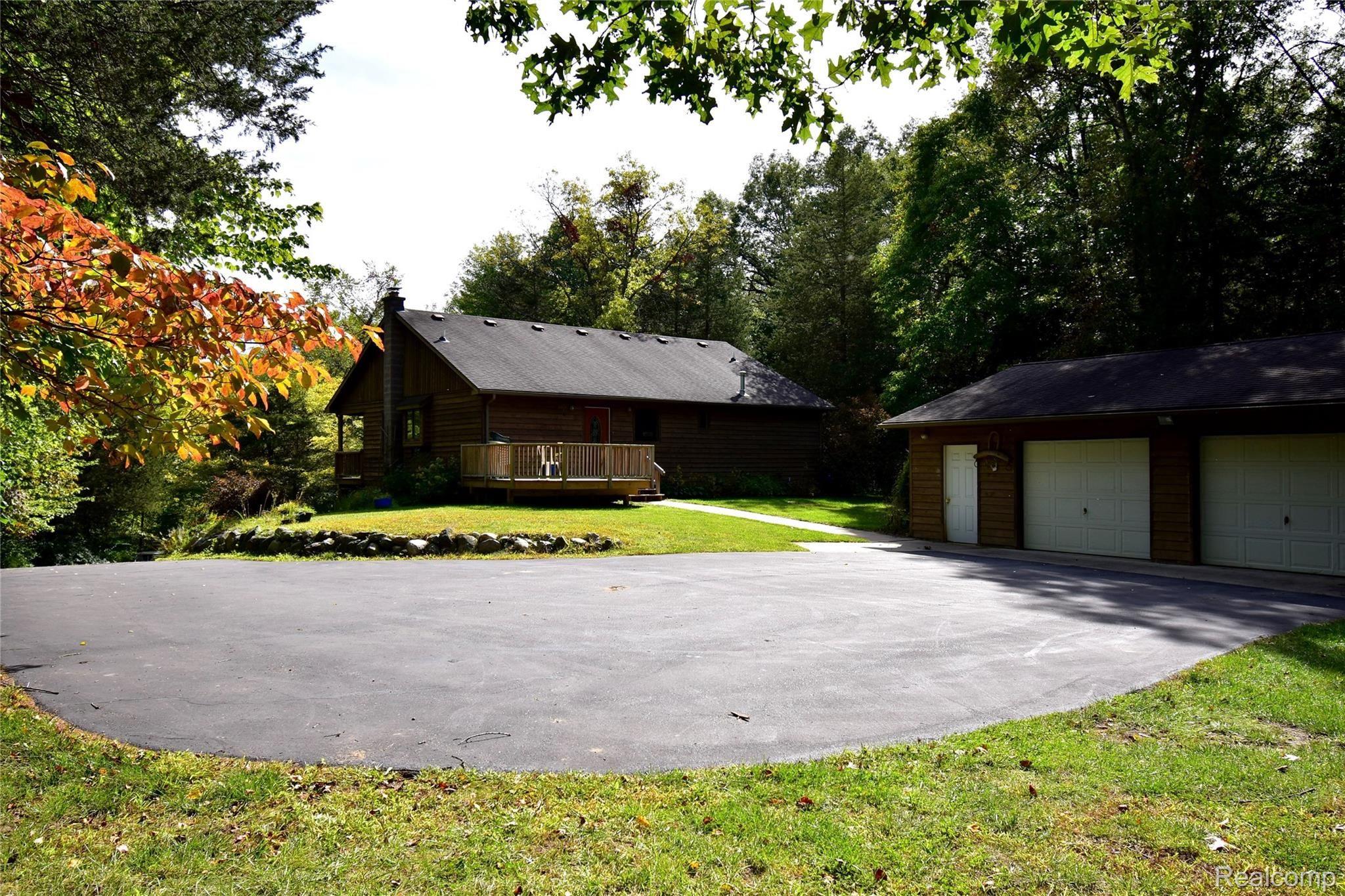 2053 Darwin Road Pinckney, MI 48169 - Photo 21 of 24 19 FRONT.JPG