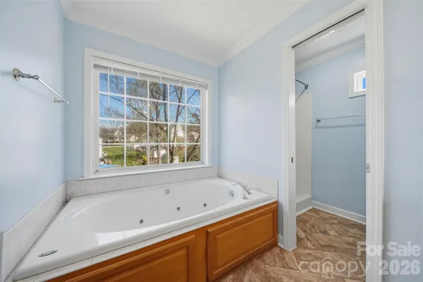 $365,000 | 2410 27th Ave Circle Northeast, Hickory, NC 28601