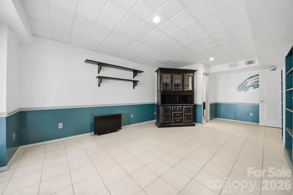 $365,000 | 2410 27th Ave Circle Northeast, Hickory, NC 28601