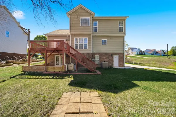 $365,000 | 2410 27th Ave Circle Northeast, Hickory, NC 28601