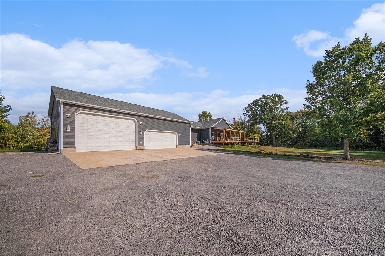 7914 Stony Lake Road Jackson, MI 49201 - Photo 4 of 64