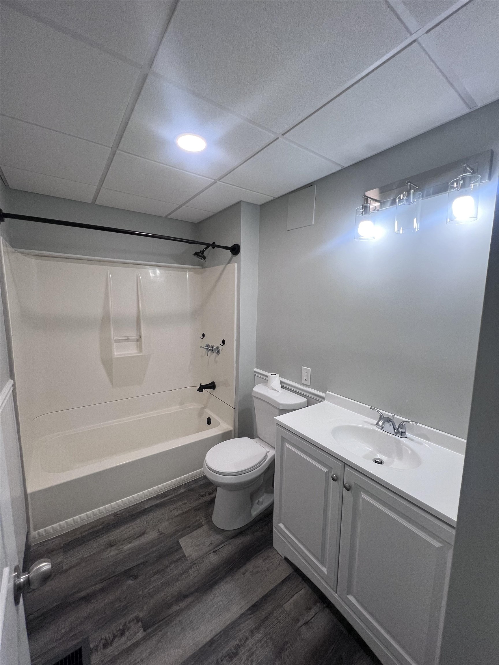 118 Riddle Street, Unit 1R Manchester, NH 03102 - Photo 7 of 11