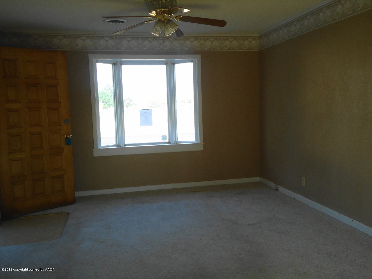 3816 Parker Street Amarillo, TX 79110 - Photo 2 of 11 Living Room