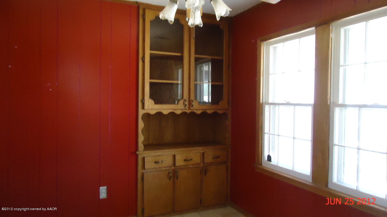 3816 Parker Street Amarillo, TX 79110 - Photo 4 of 11 Kitchen Nook