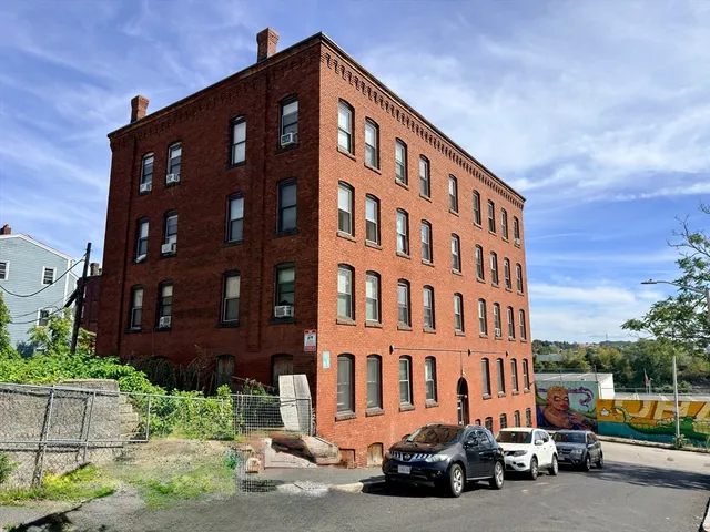 $1,399 | 24 Charlton Street, Unit 7, Worcester, MA 01608