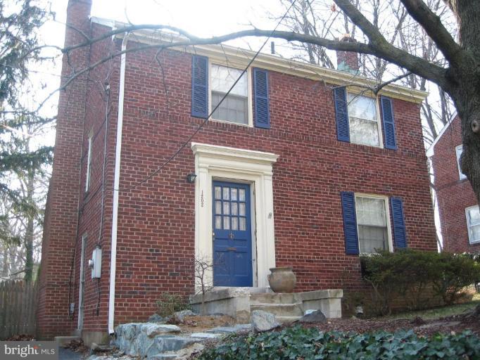 1202 West Braddock Road Alexandria, VA 22302 - Photo 1 of 12 Exterior (Main)