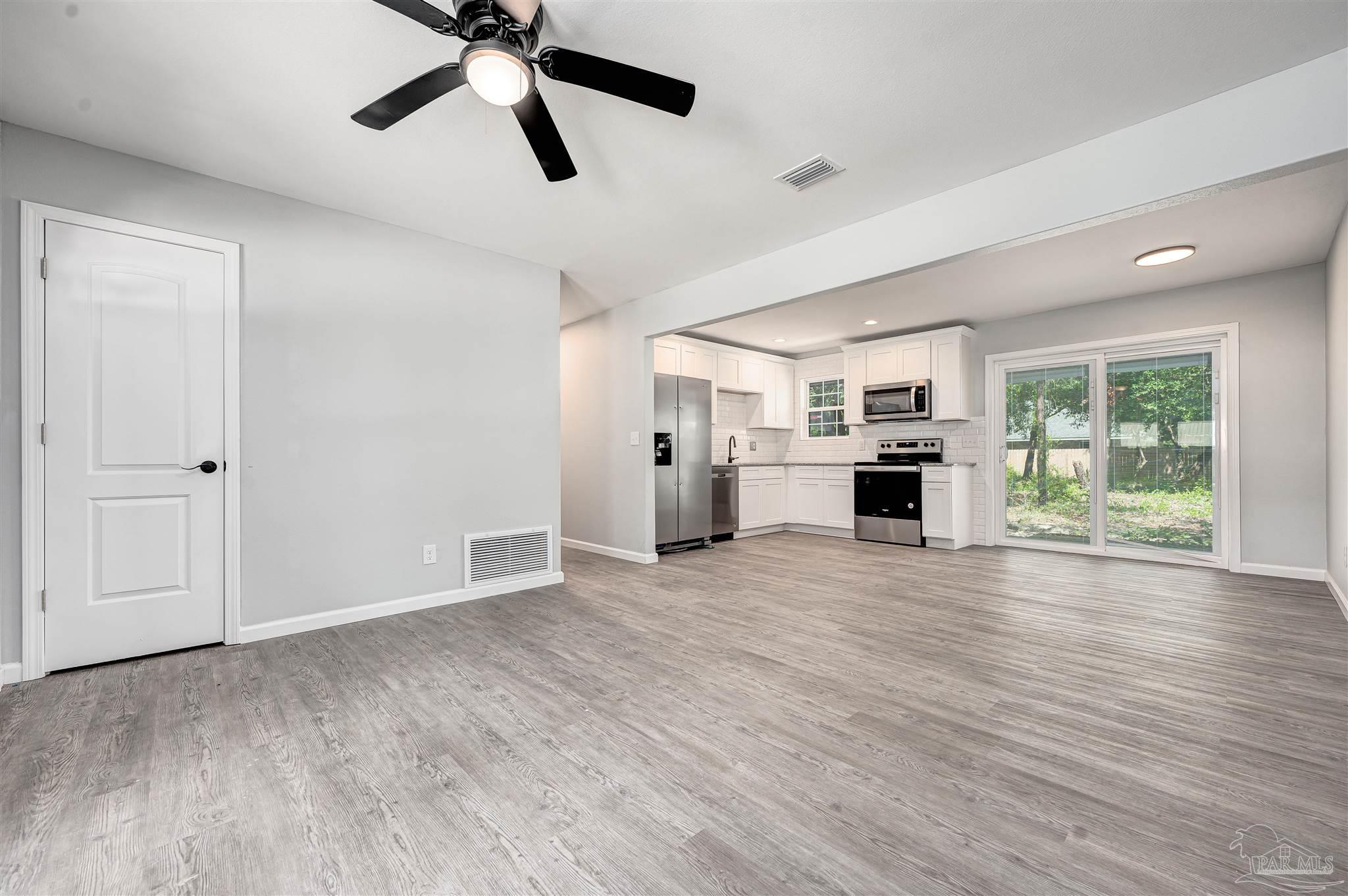 1474 Redfish Point Road Gulf Breeze, FL 32563 - Photo 3 of 34 Gallery Image 3