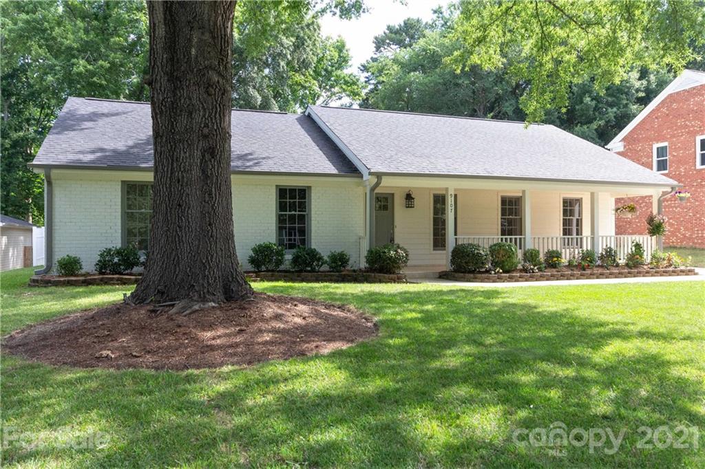 9107 Raintree Lane Charlotte, NC 28277 - Photo 3 of 38 Gallery Image 3