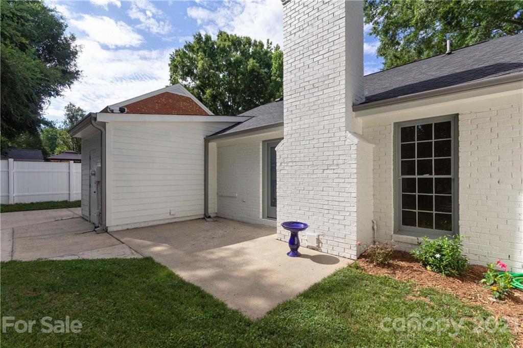 9107 Raintree Lane Charlotte, NC 28277 - Photo 9 of 38 Gallery Image 9