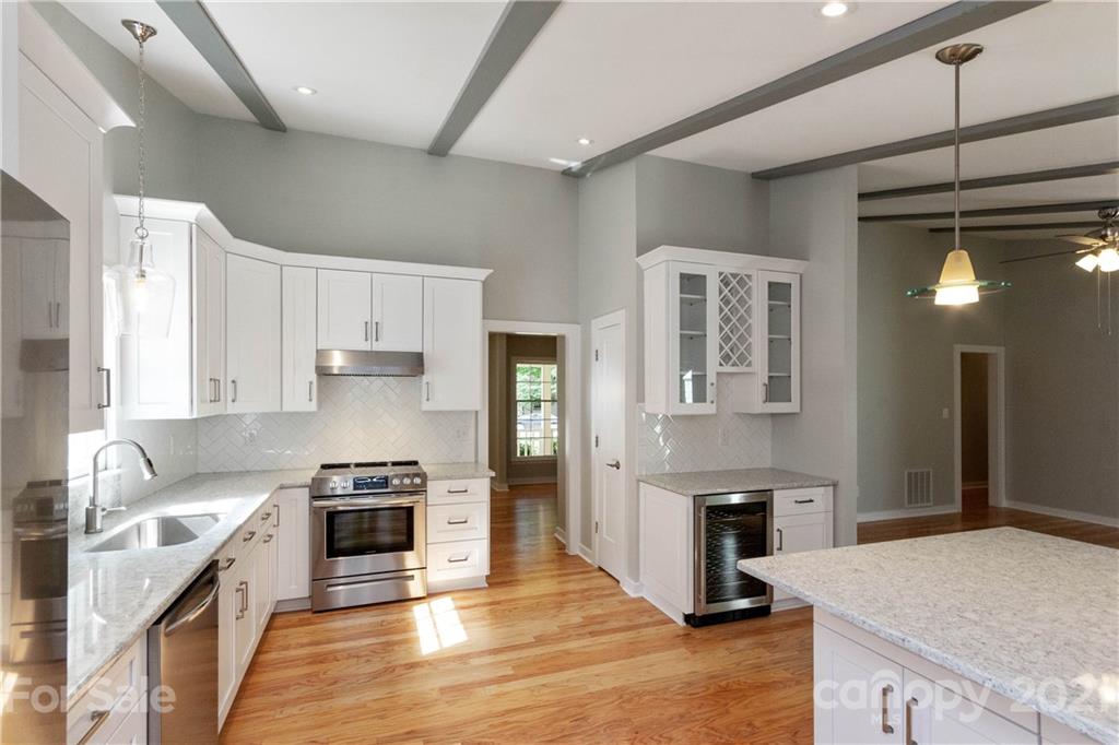 9107 Raintree Lane Charlotte, NC 28277 - Photo 10 of 38 Gallery Image 10