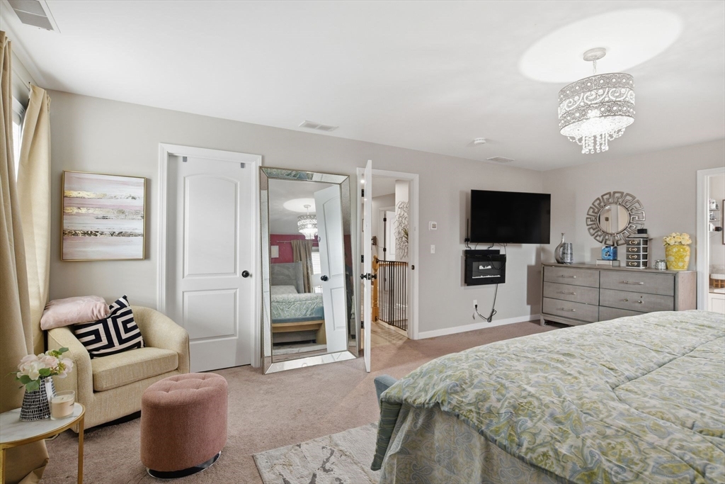 11 Elaine Circle Springfield, MA 01109 - Photo 24 of 39