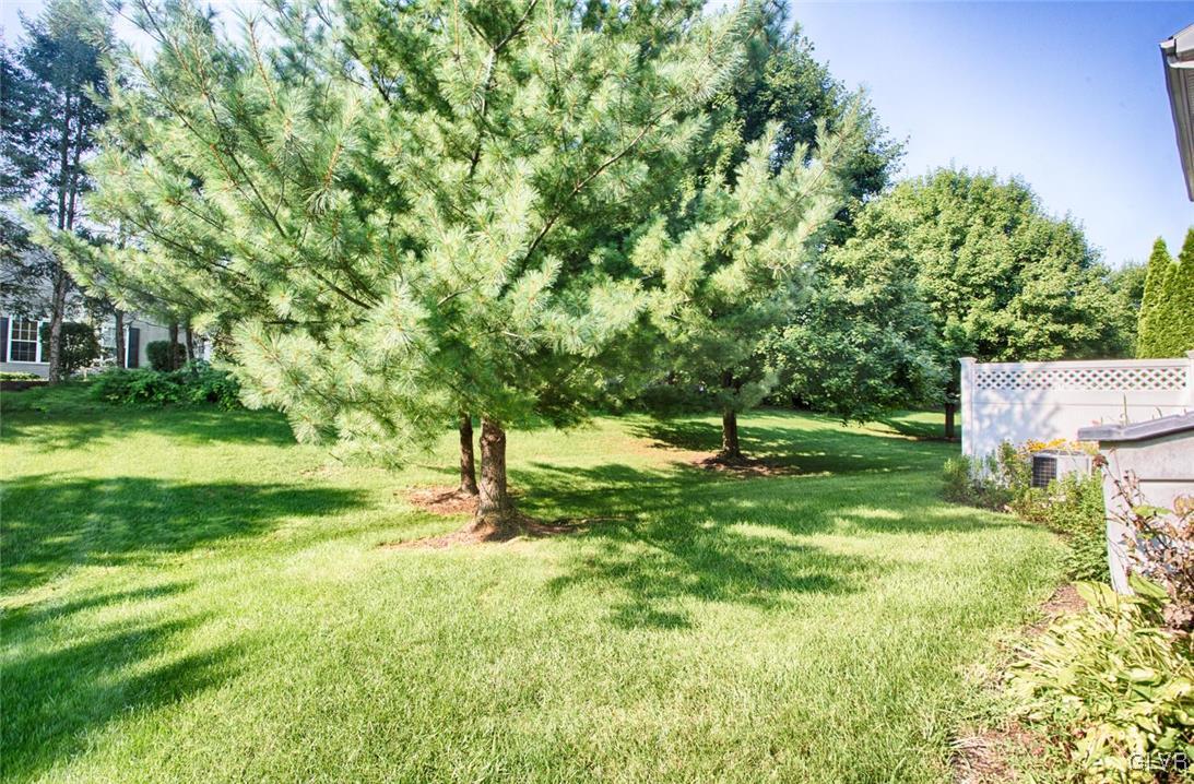 1876 Mansfield Street Hellertown, PA 18055 - Photo 12 of 14