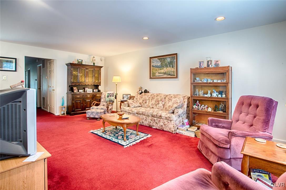 1876 Mansfield Street Hellertown, PA 18055 - Photo 4 of 14