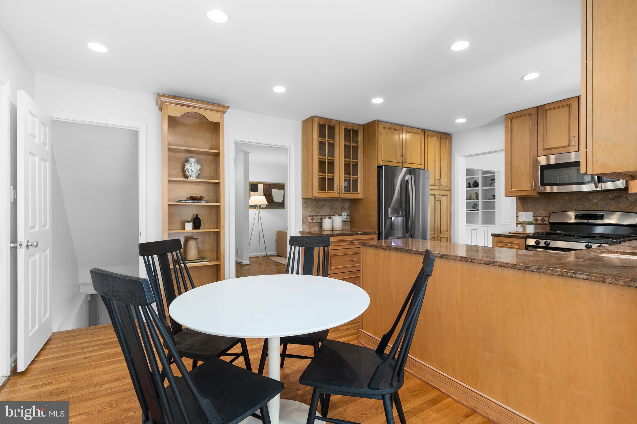 6801 Brisbane Street Springfield, VA 22152 - Photo 15 of 31 Breakfast Nook