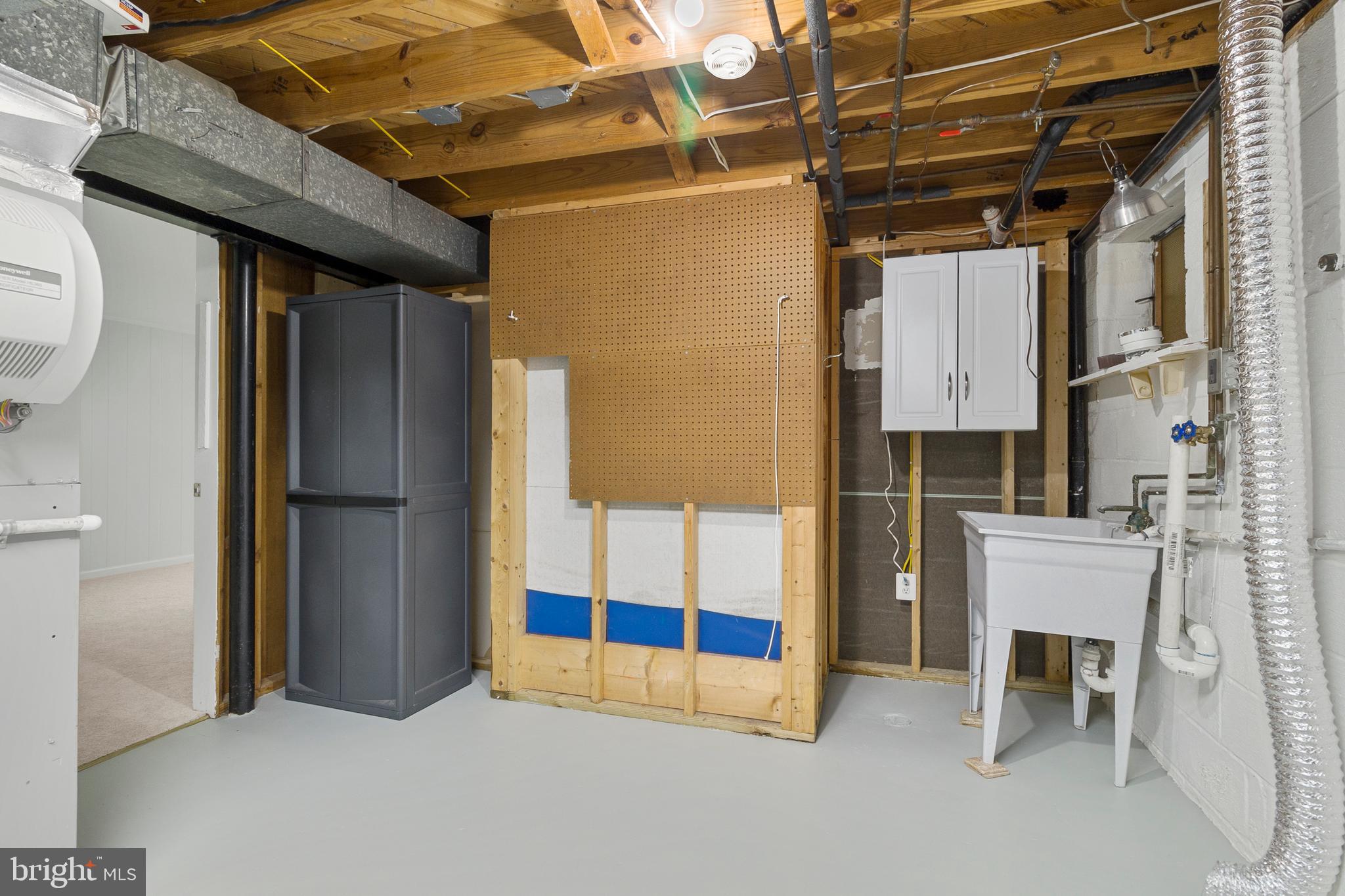 6801 Brisbane Street Springfield, VA 22152 - Photo 24 of 31 Loads of Storage
