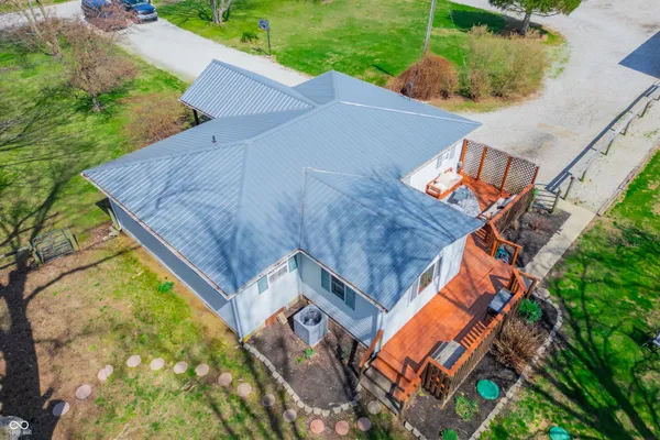 $260,000 | 9091 East County Road 900 South, Austin, IN 47102