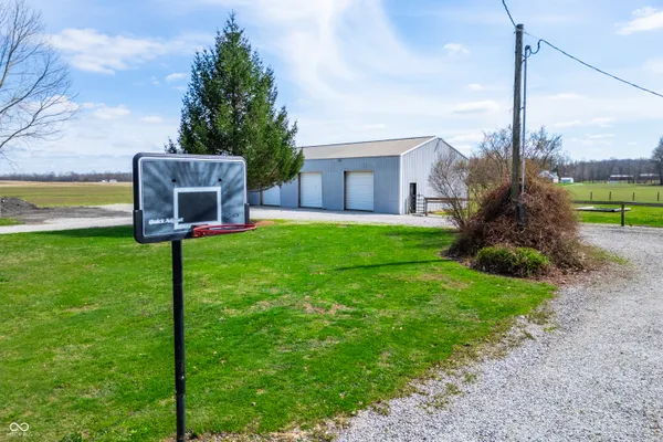 $260,000 | 9091 East County Road 900 South, Austin, IN 47102