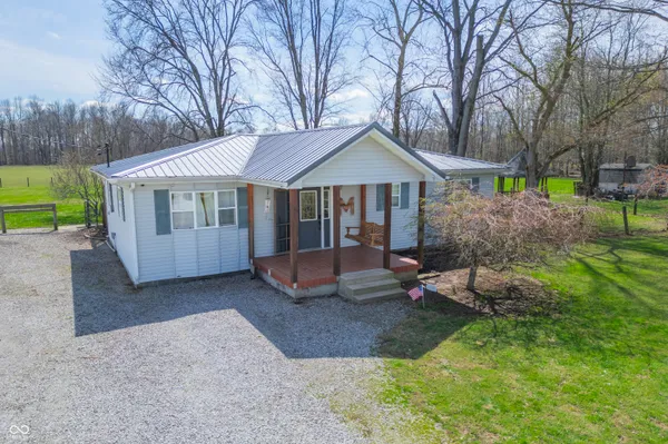 $260,000 | 9091 East County Road 900 South, Austin, IN 47102
