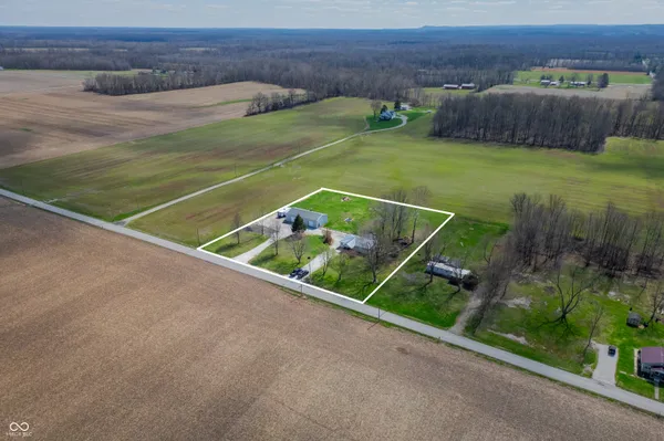 $260,000 | 9091 East County Road 900 South, Austin, IN 47102