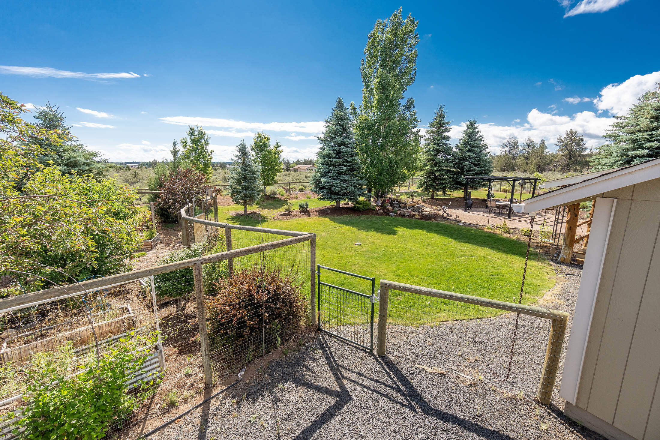 17430 Plainview Road Bend, OR 97703 - Photo 22 of 37 17430 Plainview Court_0078 copy