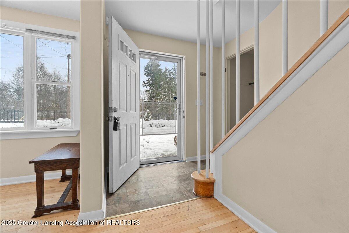 4632 Old Lansing Road Lansing, MI 48917 - Photo 5 of 38 13-Media Jett - 10