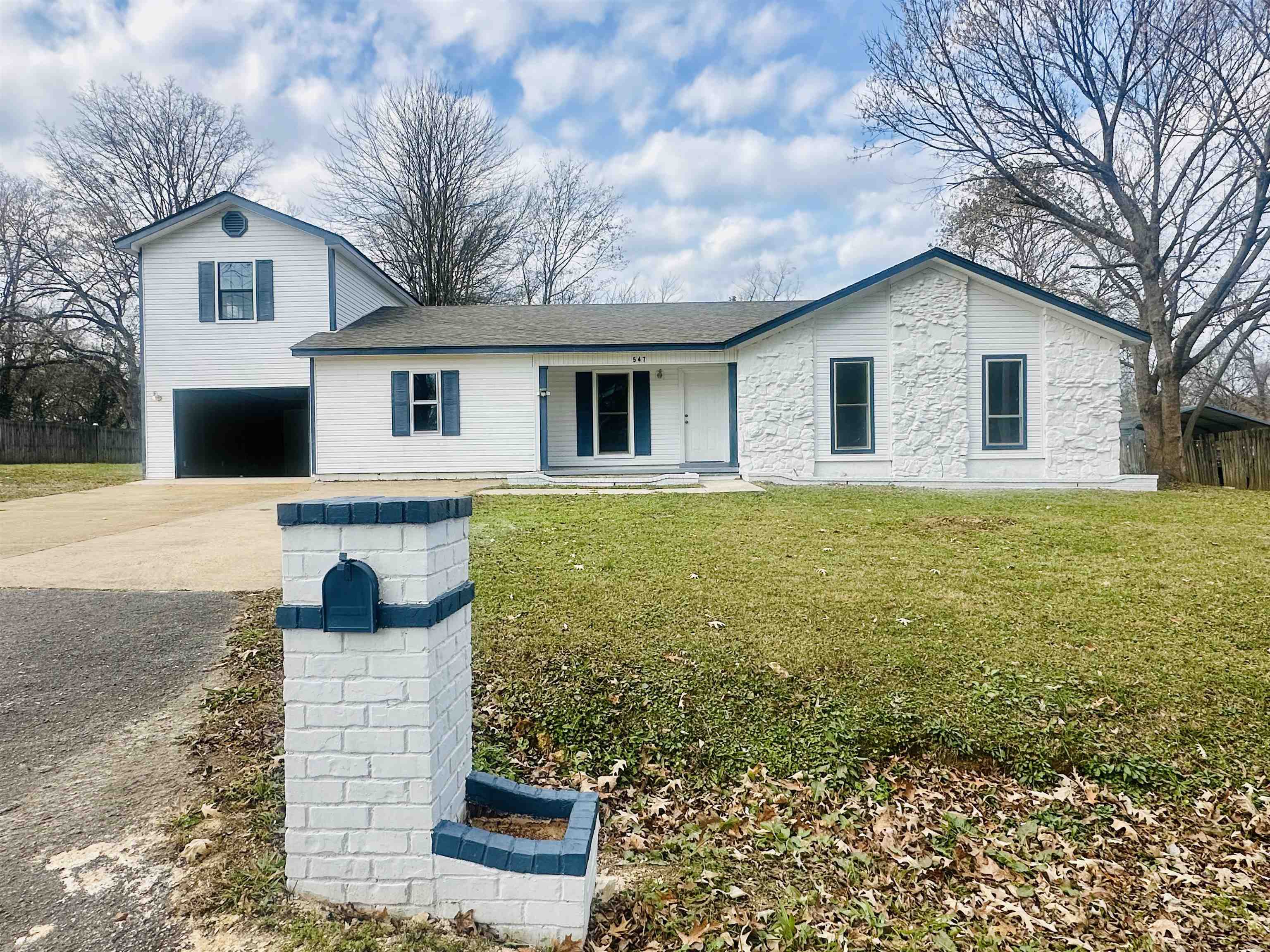 a front view of house with yard