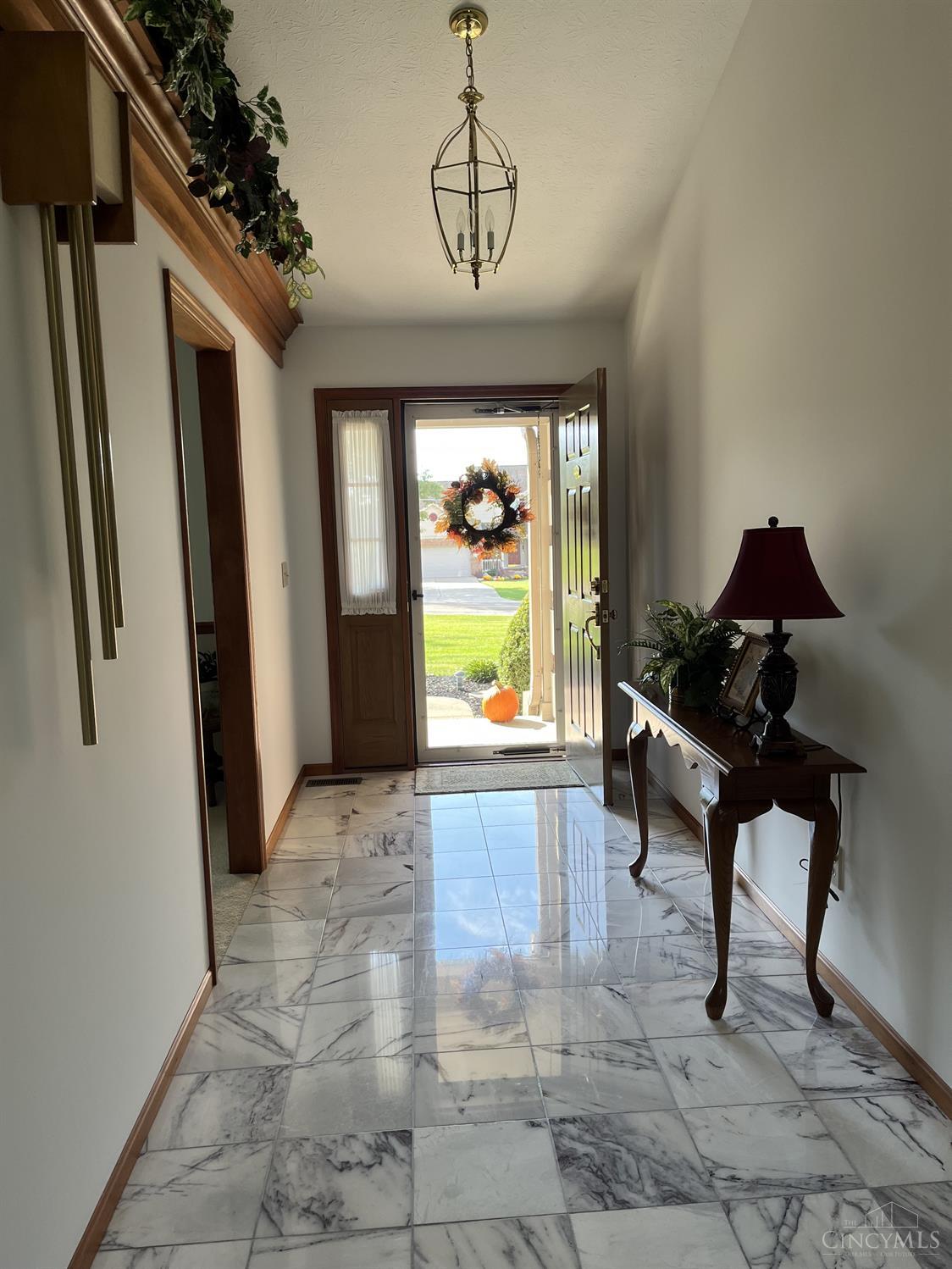 6232 West Fork Road Cincinnati, OH 45247 - Photo 5 of 49