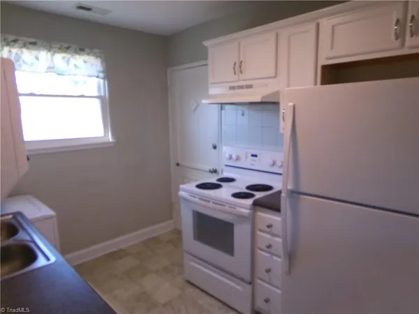 $1,200 | 2527 Miller Park Circle, Unit C, Winston-Salem, NC 27103