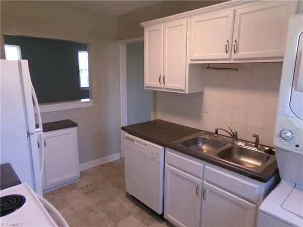 $1,200 | 2527 Miller Park Circle, Unit C, Winston-Salem, NC 27103