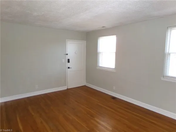 $1,200 | 2527 Miller Park Circle, Unit C, Winston-Salem, NC 27103