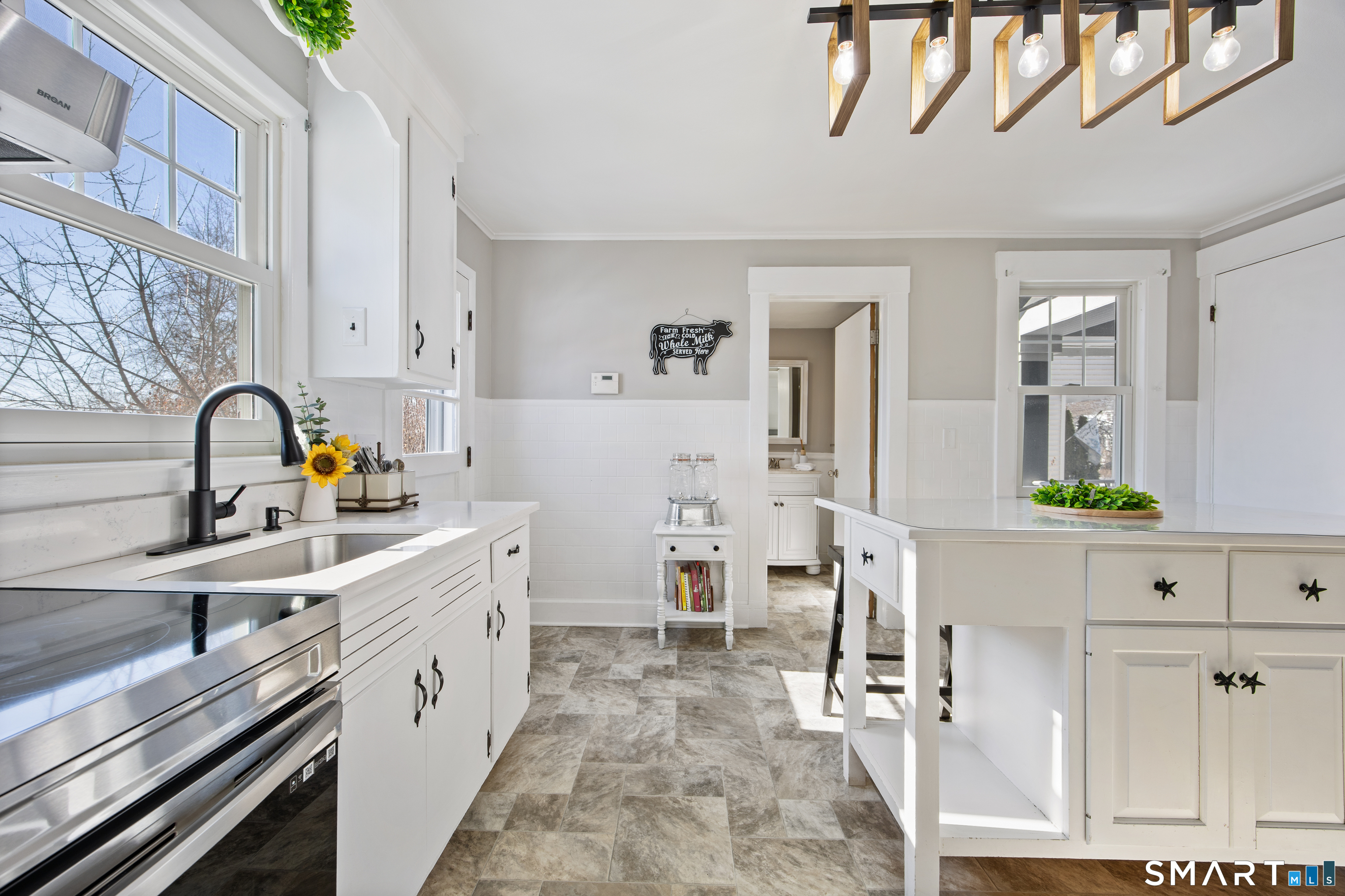 145 Fort Hale Road New Haven, CT 06512 - Photo 12 of 40