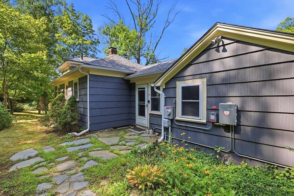7 Depot Road Williamsburg, MA 01039 - Photo 3 of 32 Gallery Image 3