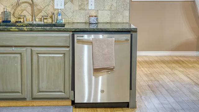 $470,000 | 37 Kanode Road, Moorcroft, WY 82721