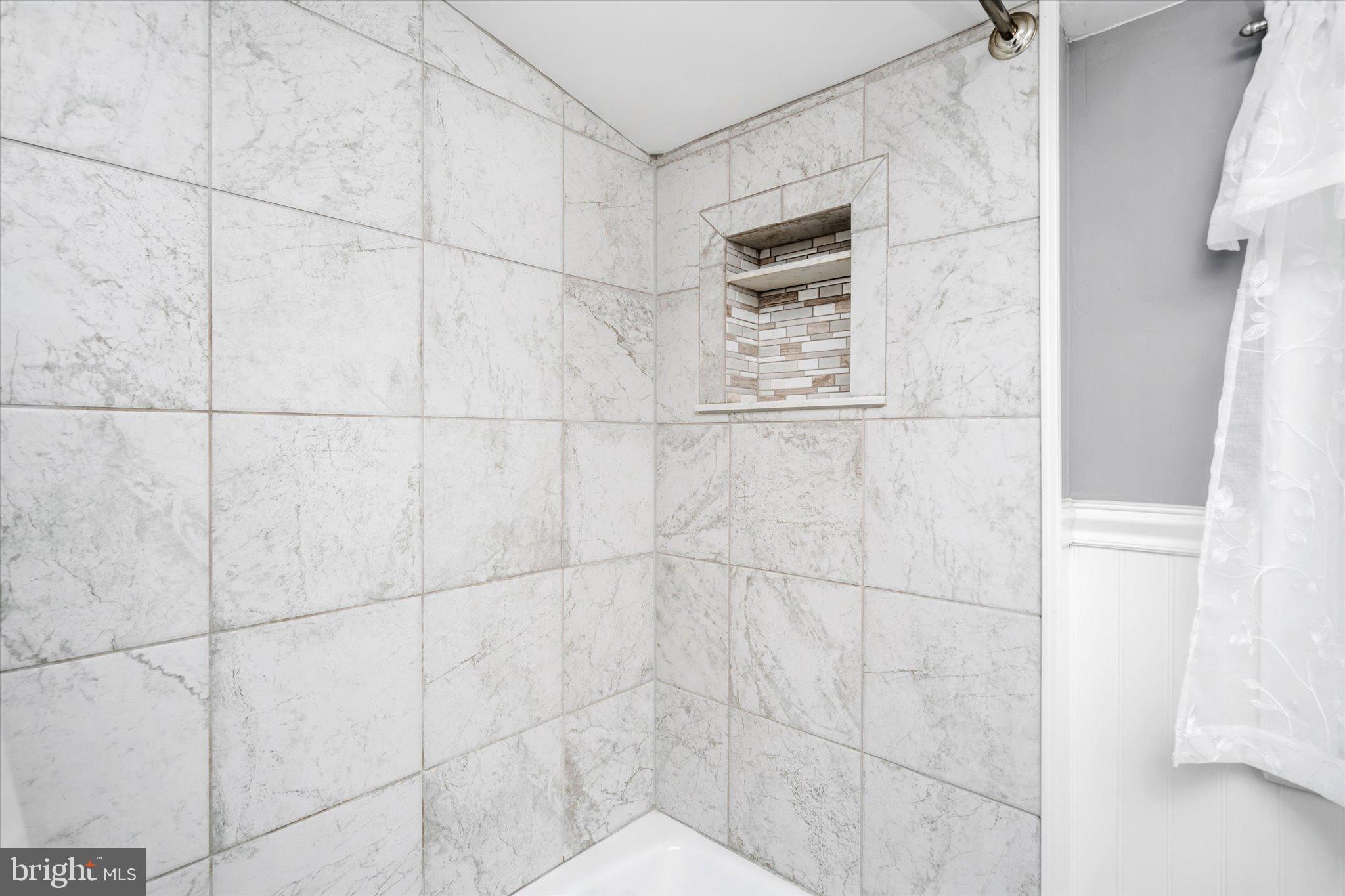 158 Coleman Road Hamilton, NJ 08690 - Photo 25 of 32 a bathroom with a shower