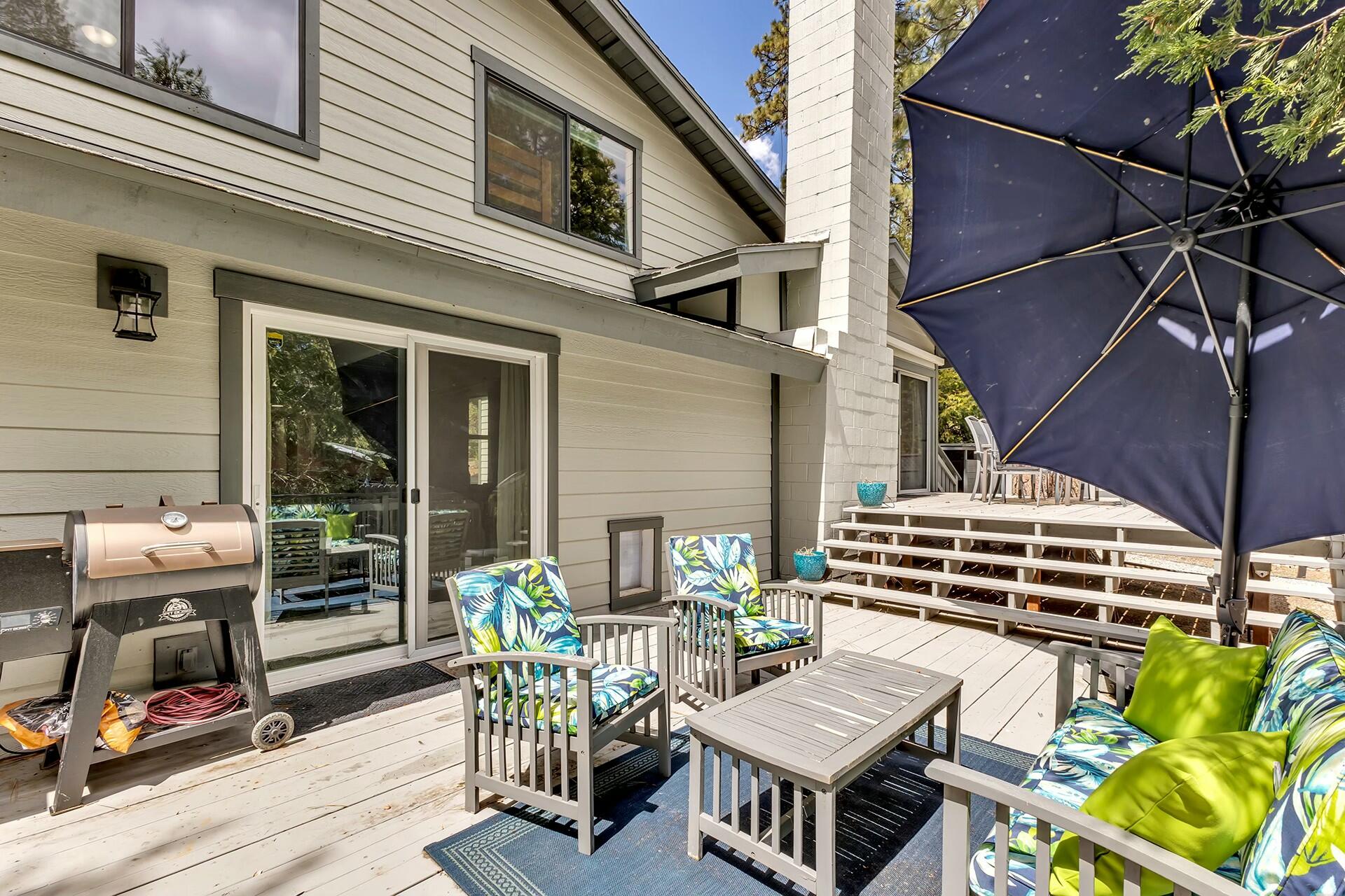 25622 Double Tree Drive Idyllwild, CA 92549 - Photo 54 of 65 a view of a chairs and table in the patio