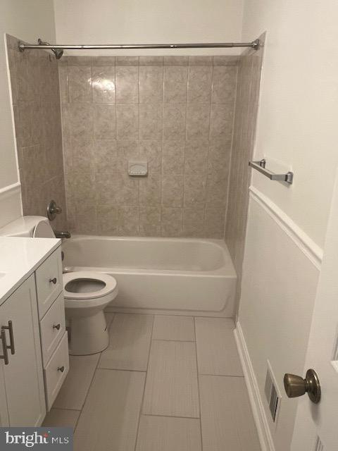 9075 North Laurel Road, Unit J Laurel, MD 20723 - Photo 7 of 11 UL bathroom