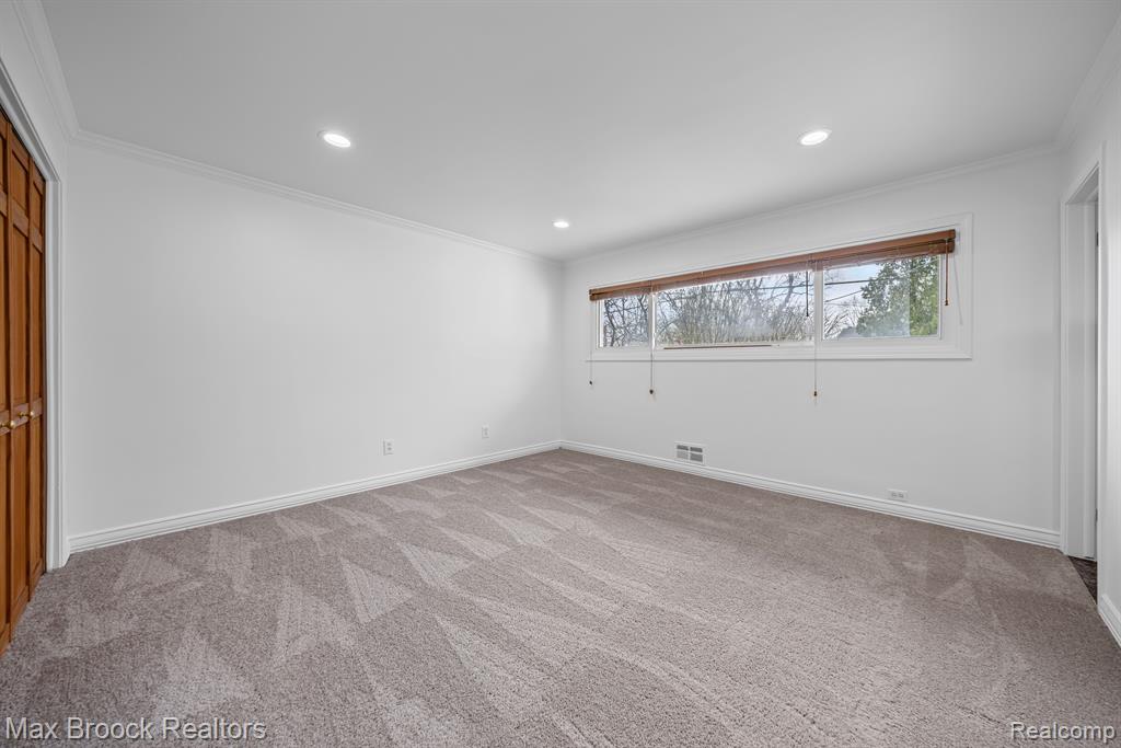 32036 Red Clover Road Farmington Hills, MI 48334 - Photo 25 of 44