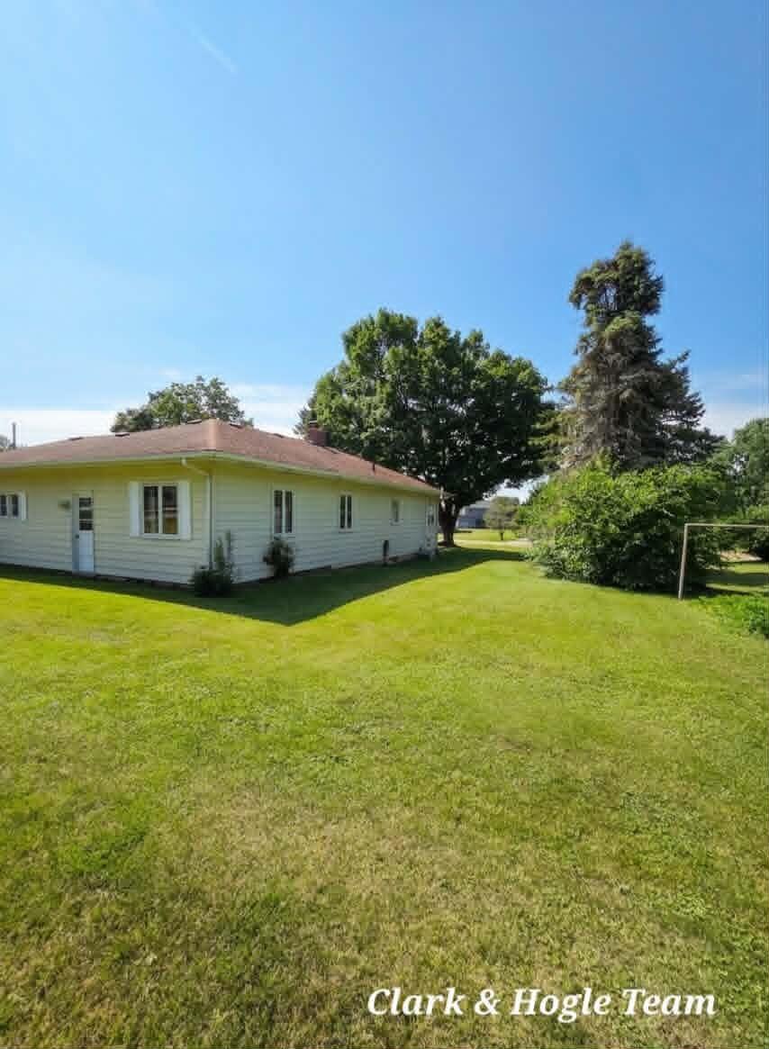 245 Higham Street Pewamo, MI 48873 - Photo 9 of 24 92d5e75f-fa5d-44ce-9179-c99131c30304