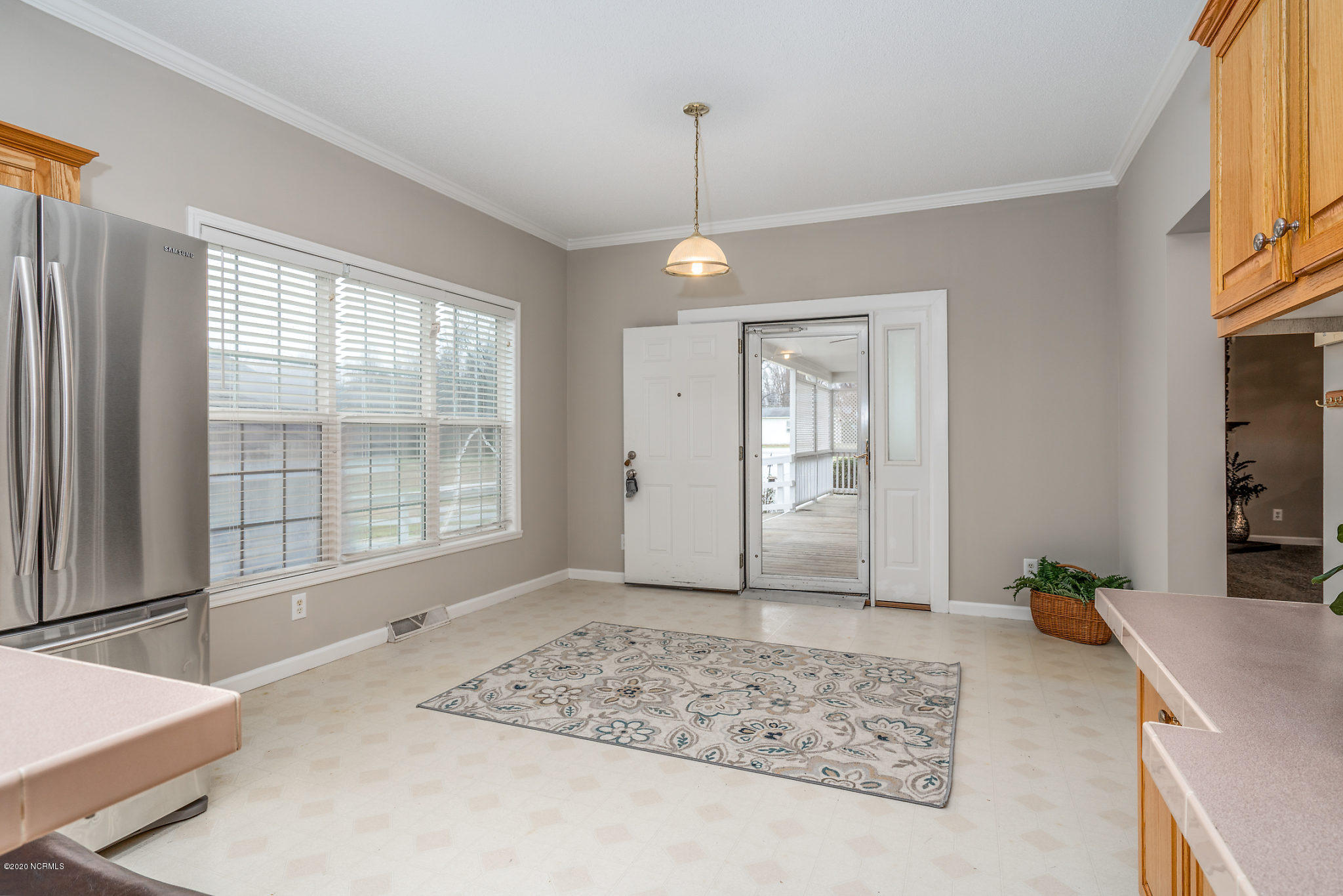 1922 Red Oak Road Nashville, NC 27856 - Photo 11 of 28 EAT IN
