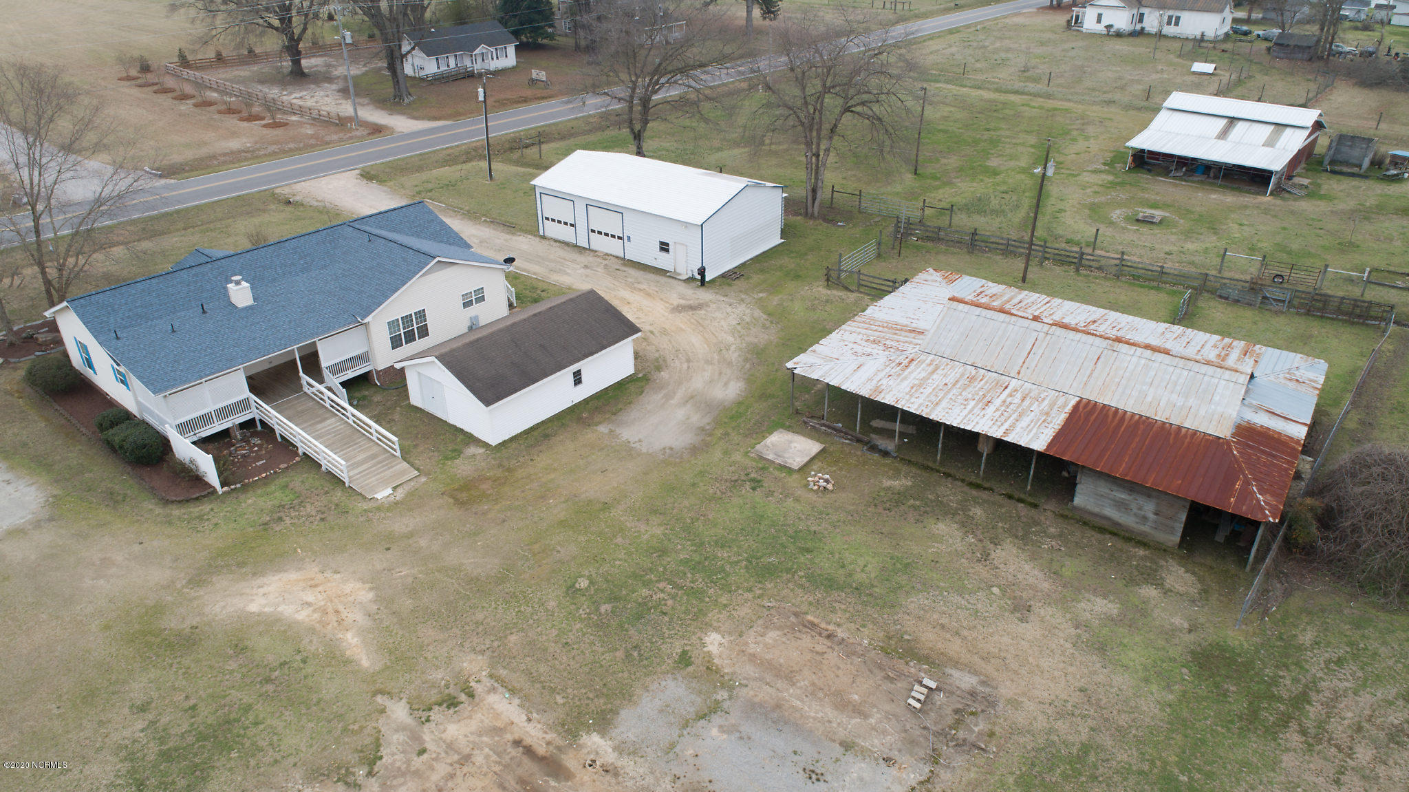1922 Red Oak Road Nashville, NC 27856 - Photo 4 of 28 What more could you want. A horse lovers DREAM!!