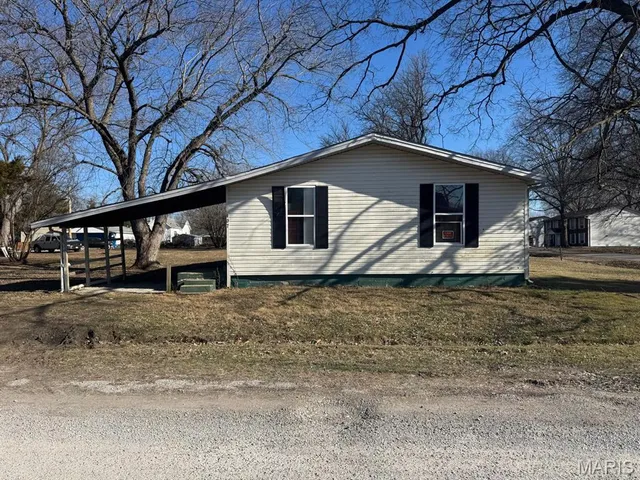 $15,000 | 407 South Illinois Street, Benld, IL 62009