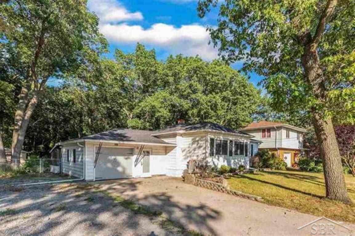 2471 Old Kawkawlin Road Kawkawlin, MI 48631 - Photo 2 of 36
