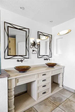 $1,089,000 | 19052 East Briarwood Drive, Centennial, CO 80016