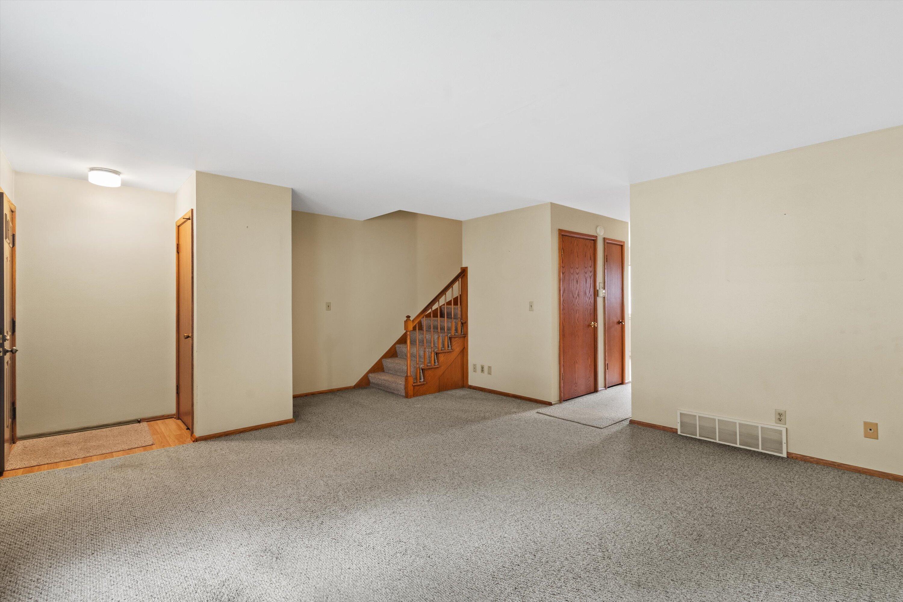 9903 Beloit Road, Unit F10 Milwaukee, WI 53227 - Photo 5 of 30 05-Living Room