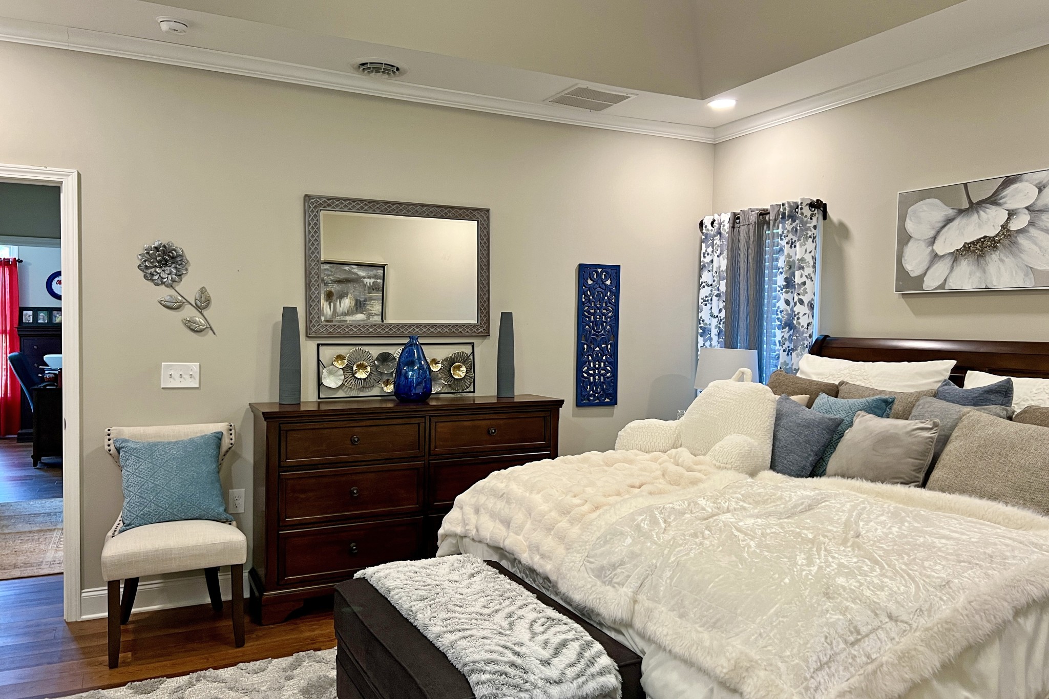 200 Poplar Street Franklin, KY 42134 - Photo 14 of 37 a bedroom with a bed and a dresser in it