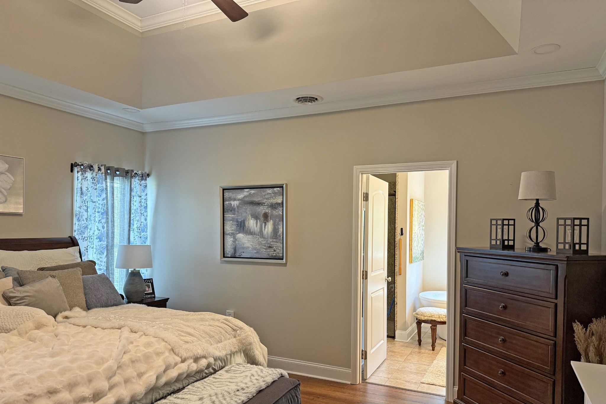 200 Poplar Street Franklin, KY 42134 - Photo 18 of 37 a bedroom with a bed and a dresser