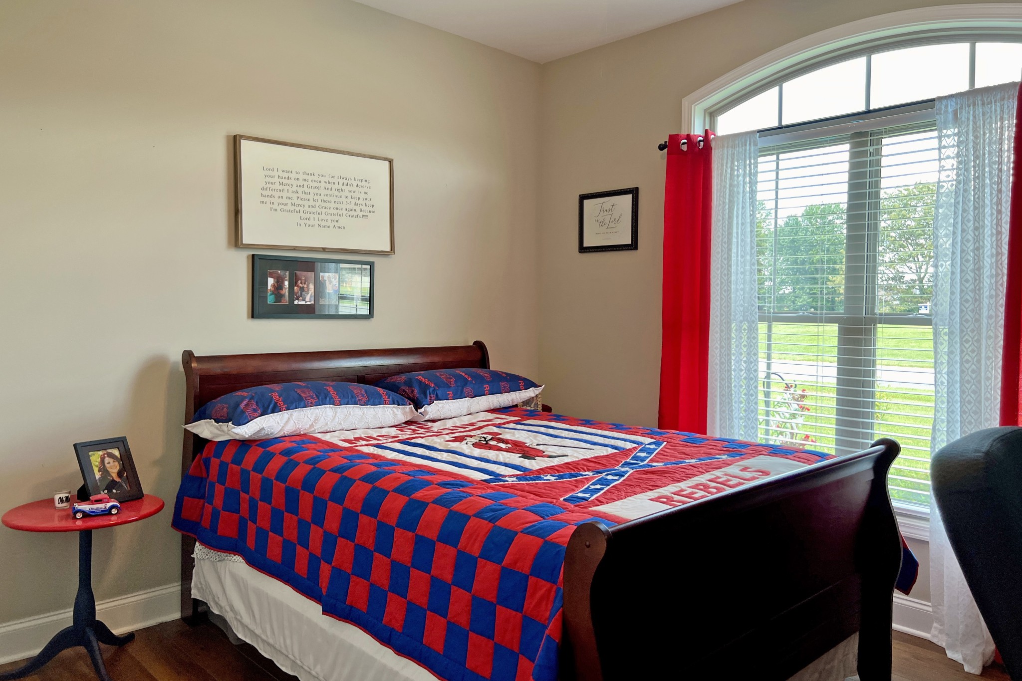 200 Poplar Street Franklin, KY 42134 - Photo 25 of 37 a bedroom with a bed and a window