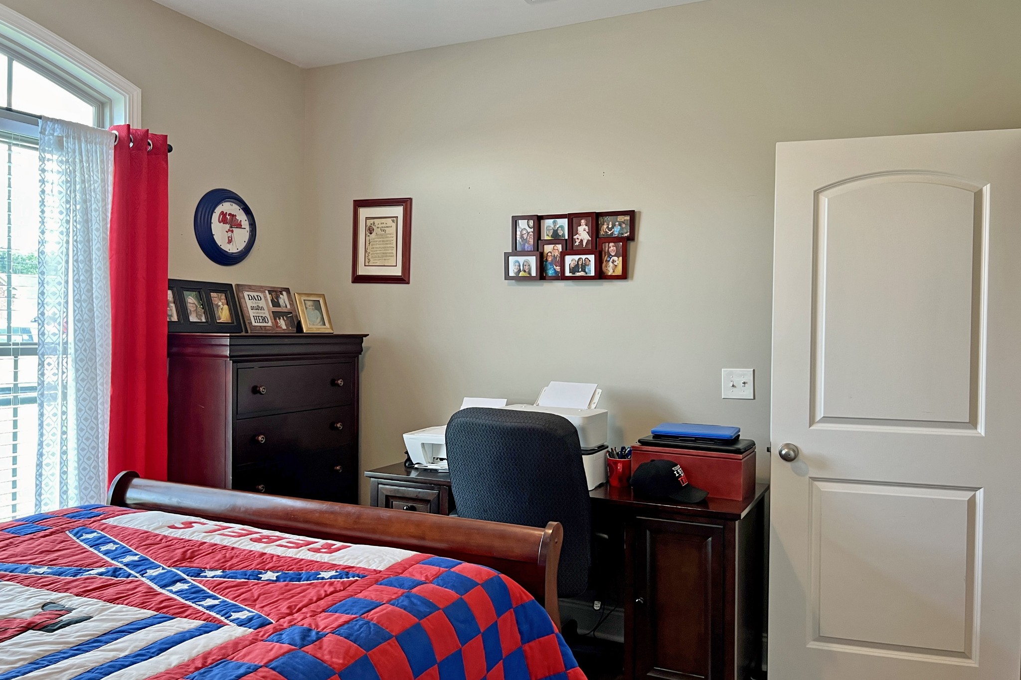 200 Poplar Street Franklin, KY 42134 - Photo 26 of 37 a bedroom with a bed and a table with chair