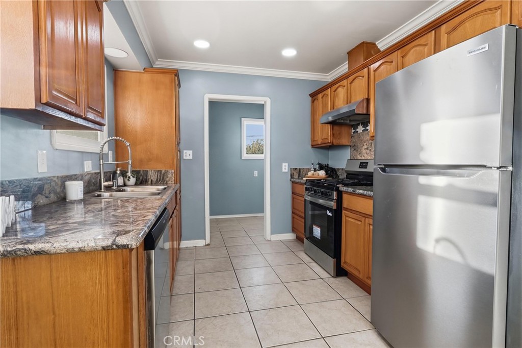 535 West Ralston Street Ontario, CA 91762 - Photo 13 of 40