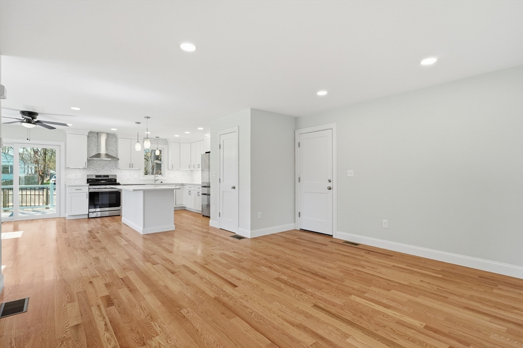 25 Cumberland Road Lynn, MA 01904 - Photo 8 of 40 Gallery Image 8